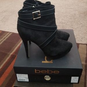 Bebe suede leather strap inside zip No Damag*firm